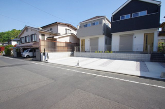 【前面道路含む現地写真】 | 【仲介手数料無料！！】八王子市鹿島　新築戸建て（全2棟）2号棟　5299万円