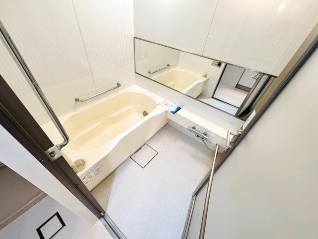 【浴室】 | ライオンズガーデン成増ヴィスタヒルB棟　（成増店） | 一日の疲れを癒す浴室は機能的なシステムバスルーム
