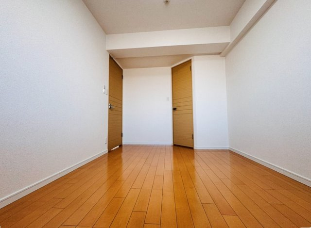 【寝室】 | ライオンズガーデン成増ヴィスタヒルB棟　（成増店） | WICは収納量も増え室内をさらに広くおつかいいただけます
