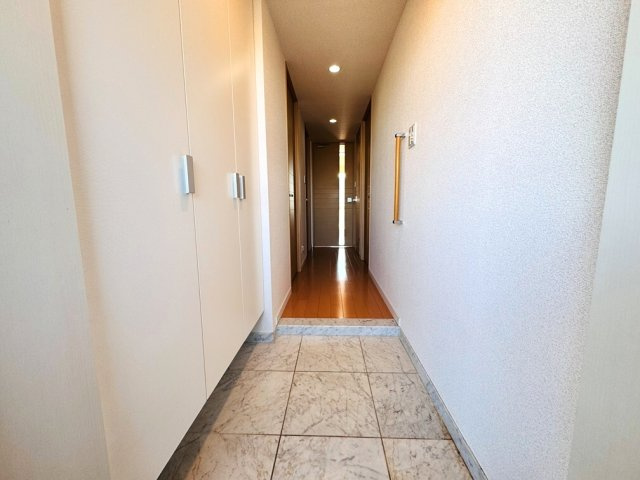 【玄関】 | ライオンズガーデン成増ヴィスタヒルB棟　（成増店） | 大容量のシューズボックスで玄関もスッキリ　