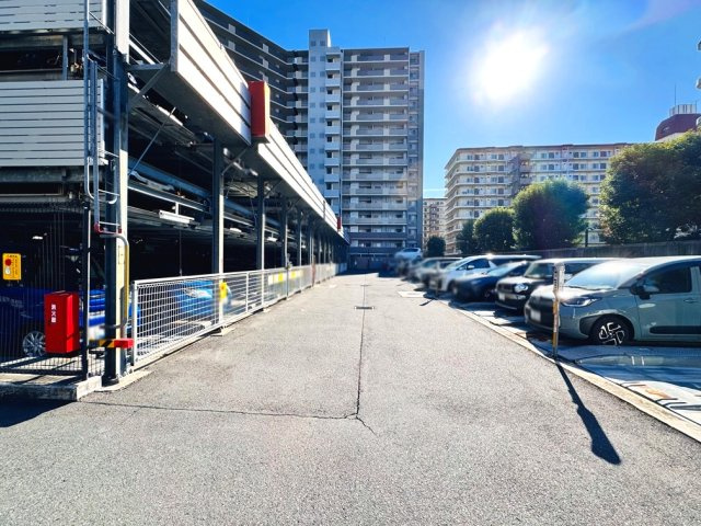 【駐車場】 | ライオンズガーデン成増ヴィスタヒルB棟　（成増店） | 駐車場
