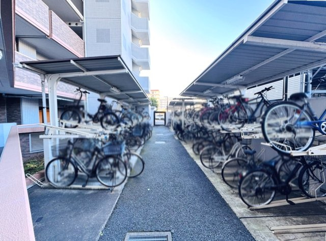 【駐輪場】 | ライオンズガーデン成増ヴィスタヒルB棟　（成増店） | 駐輪場