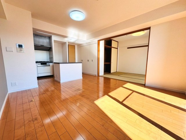 【居間・リビング】 | ライオンズガーデン成増ヴィスタヒルB棟　（成増店） | 自然と家族が集まる心地よい空間
