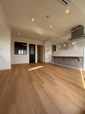 【居間・リビング】 | ロイヤルシャトー徳王