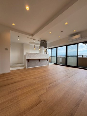 【居間・リビング】 | ロイヤルシャトー徳王