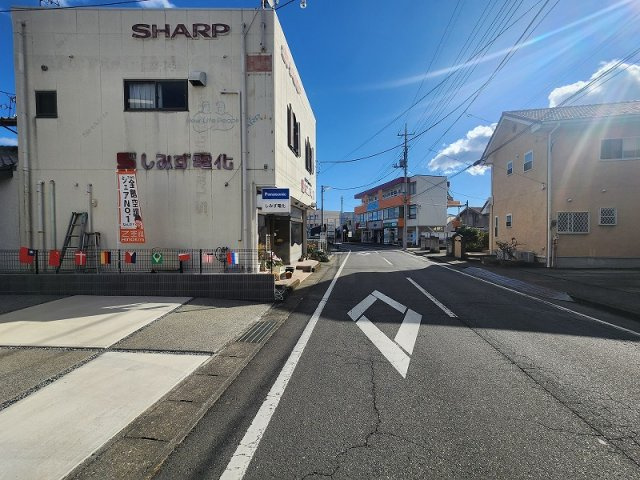 高崎市片岡町2丁目パパまるモデルハウスの前面道路含む現地写真