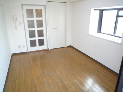 【寝室】 | 第二かきの木マンション | ※他号室参考写真