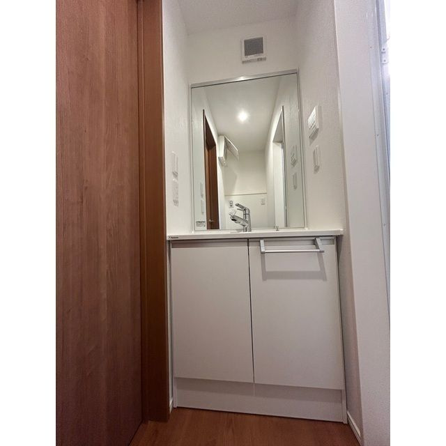 Kolet稲荷木#03の独立洗面台