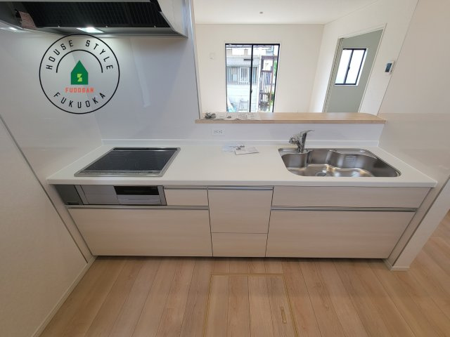 春日市一の谷1丁目第8-4棟（3号棟）の内観：施工例|忙しい朝でも家族揃って食事をしたいゆとりあるダイニングスペース。