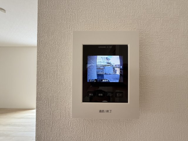 糸満市座波　第2（全4棟）2・3号棟のセキュリティ|3号棟　TVモニター付きインターフォン♪