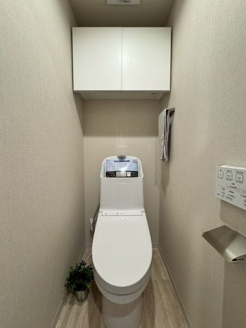 高殿コーポのトイレ|温水洗浄便座付きトイレ。