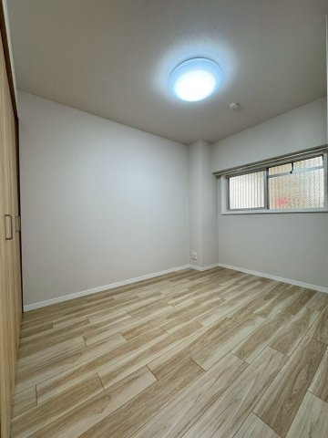 高殿コーポの洋室