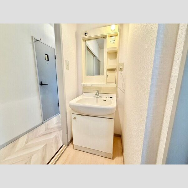 ウインディア大久保の玄関