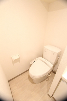 【トイレ】 | プライムアーバン西荻窪Ⅱ | 温水洗浄便座。