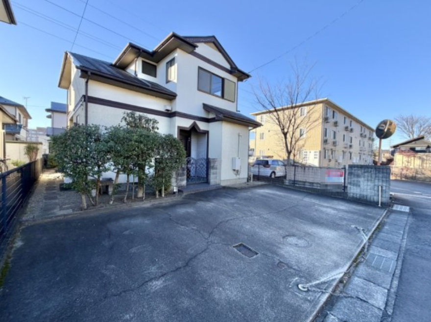 【中古戸建】前橋市上新田町の外観|■外観｜土日のご見学はもちろん、平日・夜間のご案内も大歓迎です♪「今から見たい」や「仕事終わりに見たい」にもご対応できますのでお気軽にお問い合わせください♪