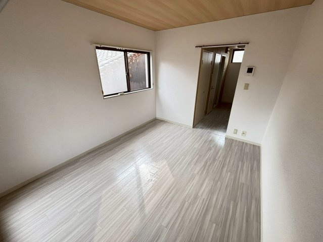 ヴィラージュささほこの洋室