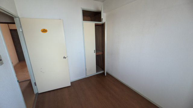 岩塚町スカイマンションの洋室
