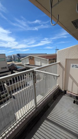 岩塚町スカイマンションのバルコニー
