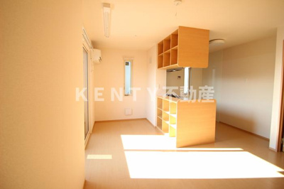 【居間・リビング】 | アルぺージュ大森　A棟 | ゆったりとした居間です