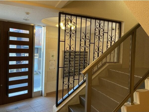 ソフィア本山のエントランス