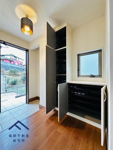 糟屋郡須惠町大字植木　戸建ての玄関