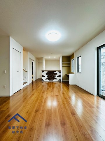 糟屋郡須惠町大字植木　戸建ての居間・リビング