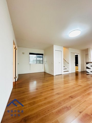 糟屋郡須惠町大字植木　戸建ての居間・リビング