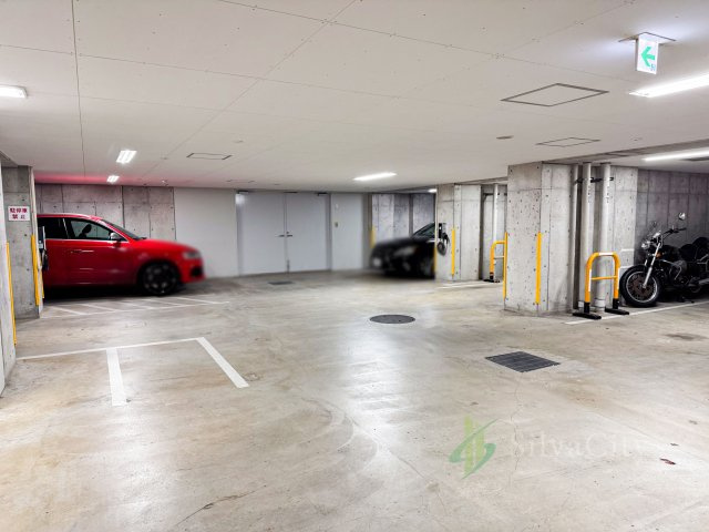 ソフィアーレ代官山の駐車場