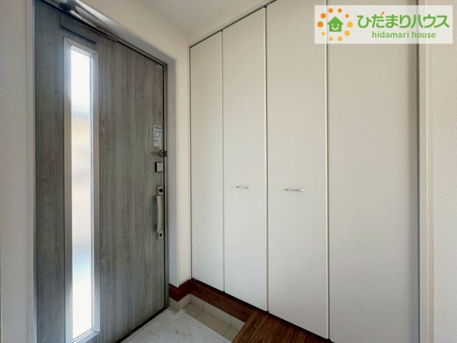 日立市東大沼町第1　新築戸建　2号棟の玄関|使い勝手の良い大きなシューズボックス☆乱雑になりがちな玄関をスッキリ見せてくれます！