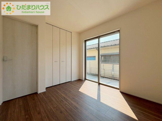 日立市東大沼町第1　新築戸建　2号棟の洋室|大きなベッドを置いても余裕の広さの主寝室♪♪
