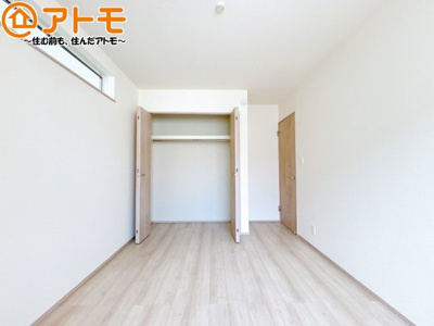 【収納】 | 葵区田町2丁目　新築戸建　A号棟 | ハンガーパイプ付きのクローゼットは季節ものなどを収納することができて便利です♪