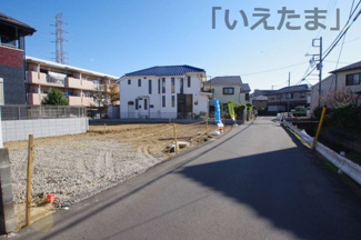 【前面道路含む現地写真】 | 【仲介手数料無料！！】日野市落川　新築戸建て（全2棟）B号棟　5090万円 | 令和７年12月12日撮影　建築中