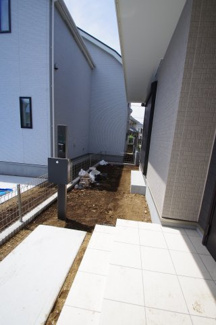 【玄関】 | 【仲介手数料無料！！】日野市落川　新築戸建て（全2棟）B号棟　4890万円