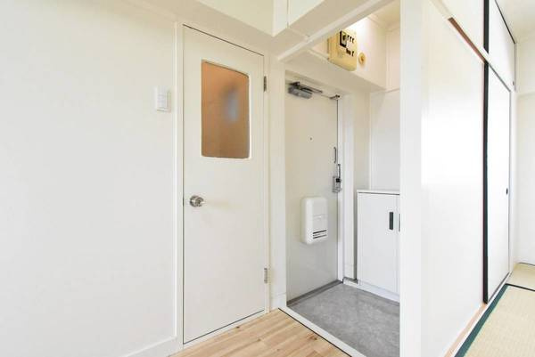 ビレッジハウス玉戸1号棟の玄関|ビレッジハウスの同一物件・同一タイプの間取りの写真です