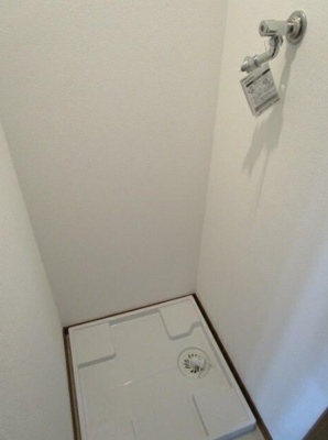 【設備】 | オークコート | 室内洗濯機置き場。