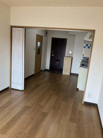 第2フジヨシマンションの居間・リビング|洋室・6.0帖