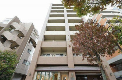 【外観】 | リリエンベルグ弐番館 | 鉄筋コンクリート造のがっちりとした建物。