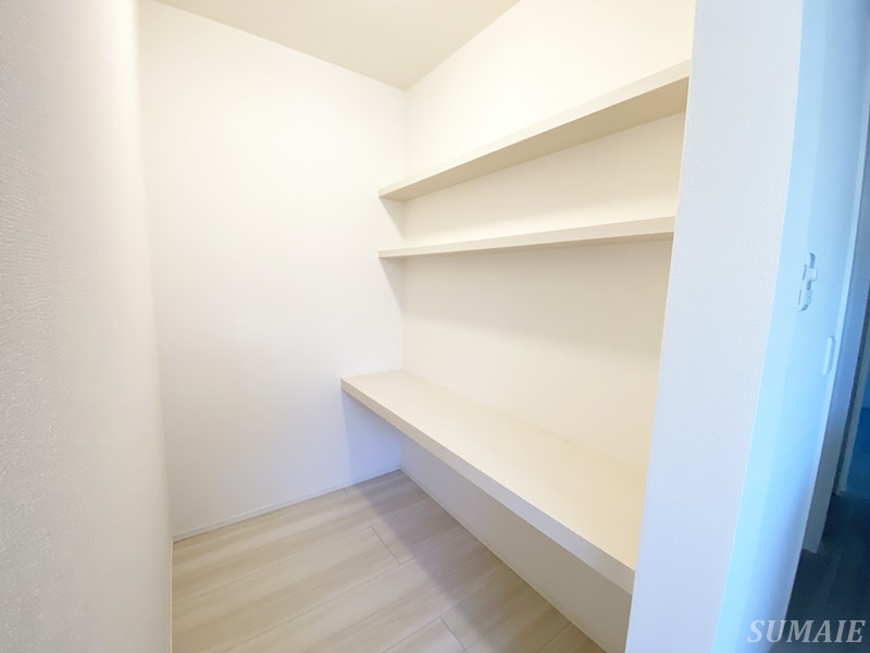 アナシエ鹿浜の内装|ワークスペースです☆