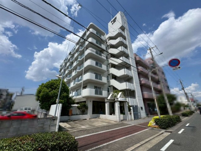 【外観】 | ライオンズマンション駒川第2 | ワイドバルコニーですので、洗濯物が干しやすそうですよ！
南面バルコニーですので、日当り良好で洗濯物が良く乾きそうですね！