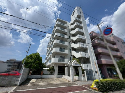 【外観】 | ライオンズマンション駒川第2 | 玄関にシューズボックスありますよ♪玄関周りもスッキリ片付きますね！