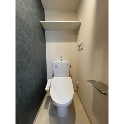 【トイレ】 | ファーストフィオーレ北大阪リアン | 落ち着いた色調のトイレです