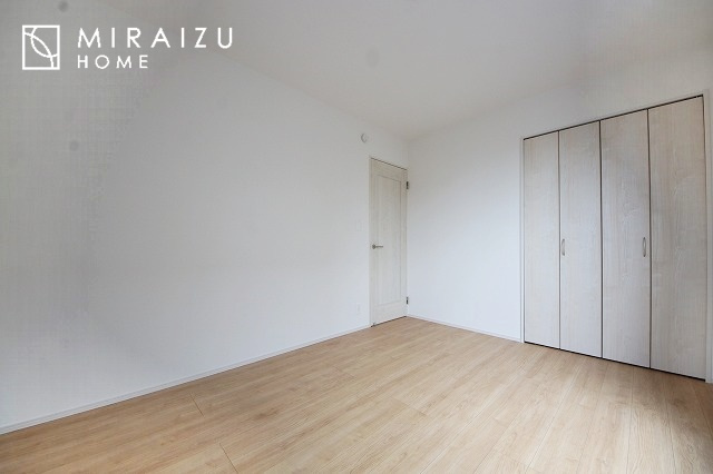 【寝室】 | 建物完成につき、実際のお部屋をごゆっくりご見学いただけます。お休みの日にご家族で見学はいかがでしょう。