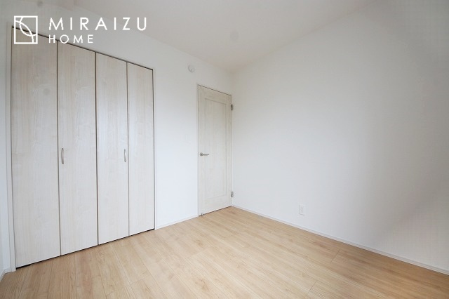 【子供部屋】 | 暮らしやすさを考えたプランで快適な現地ロケーションを実現。安らぎに満たされる、ゆとりのある日々を過ごせます♪