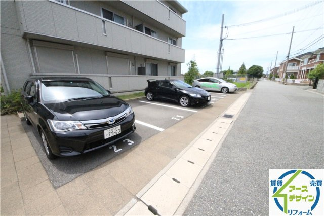 グランドアトリオ神戸西の駐車場