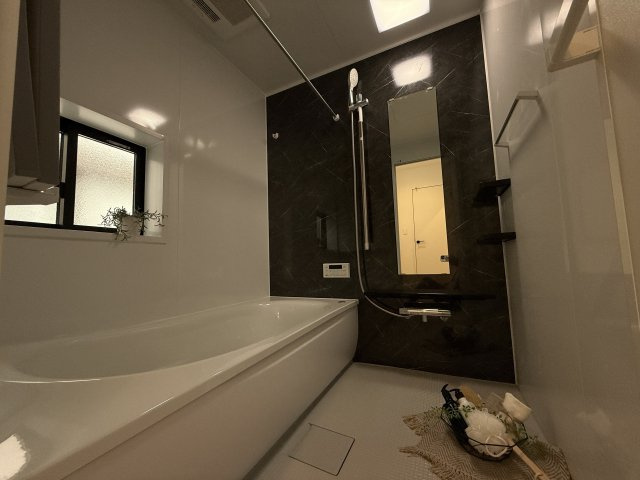 魚住町清水　新築戸建の浴室