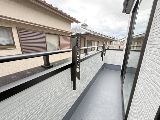 魚住町清水　新築戸建のバルコニー