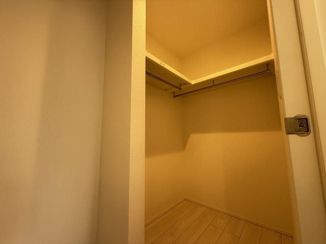 魚住町清水　新築戸建の収納