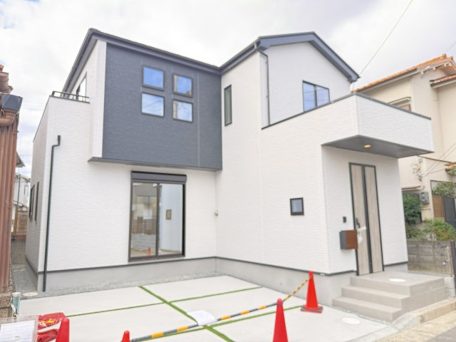 魚住町清水　新築戸建の前面道路含む現地写真