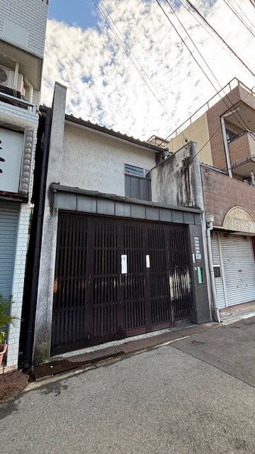 大阪市住之江区東加賀屋2丁目   貸家の外観|きれいな外観です