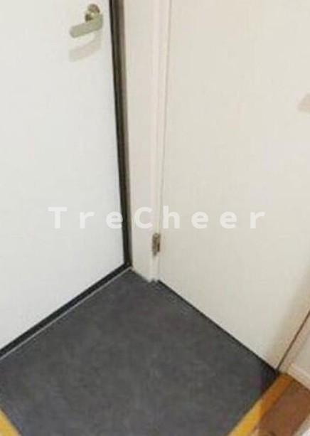 heim-HAPPYLANDの玄関